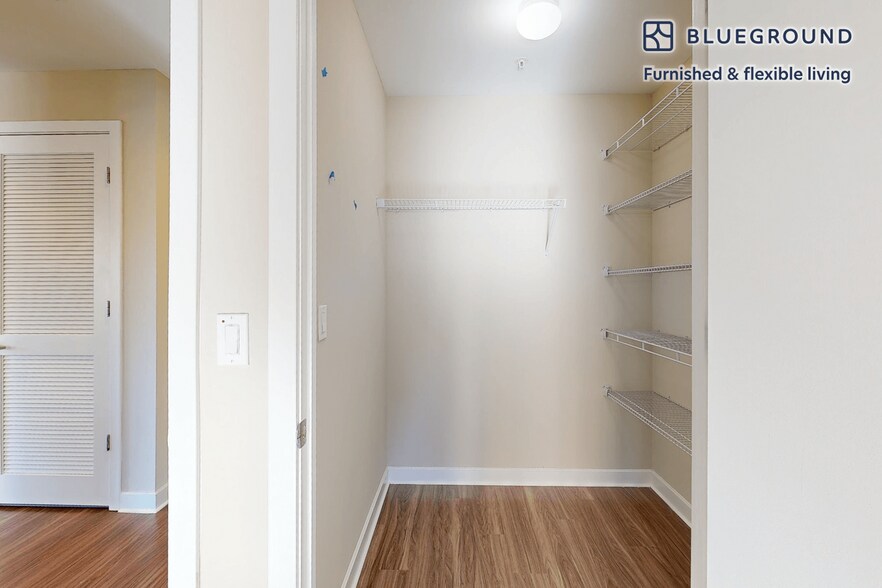 Building Photo - 77 Exeter St