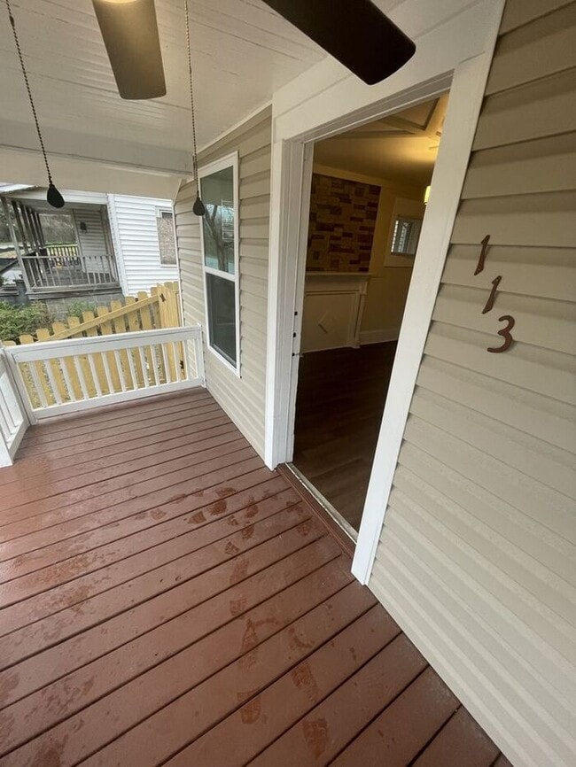 Building Photo - 1BD 1BA Duplex
