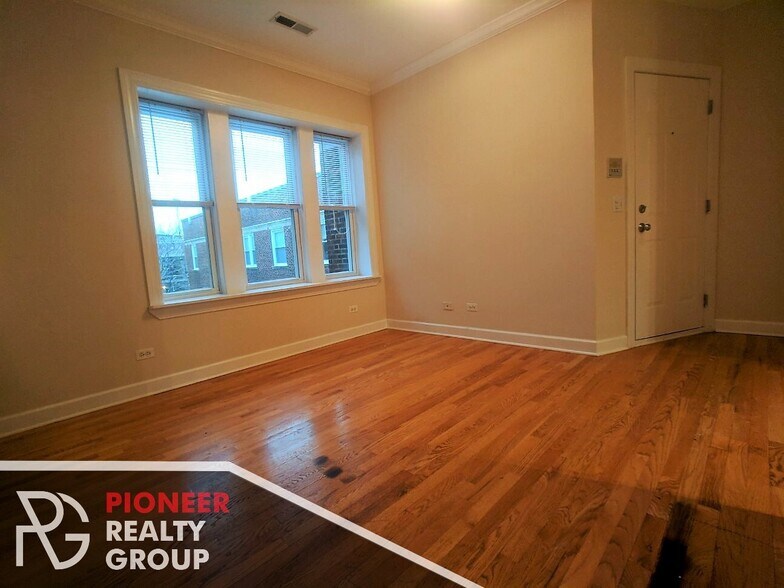 Building Photo - 3254 N Clifton Ave