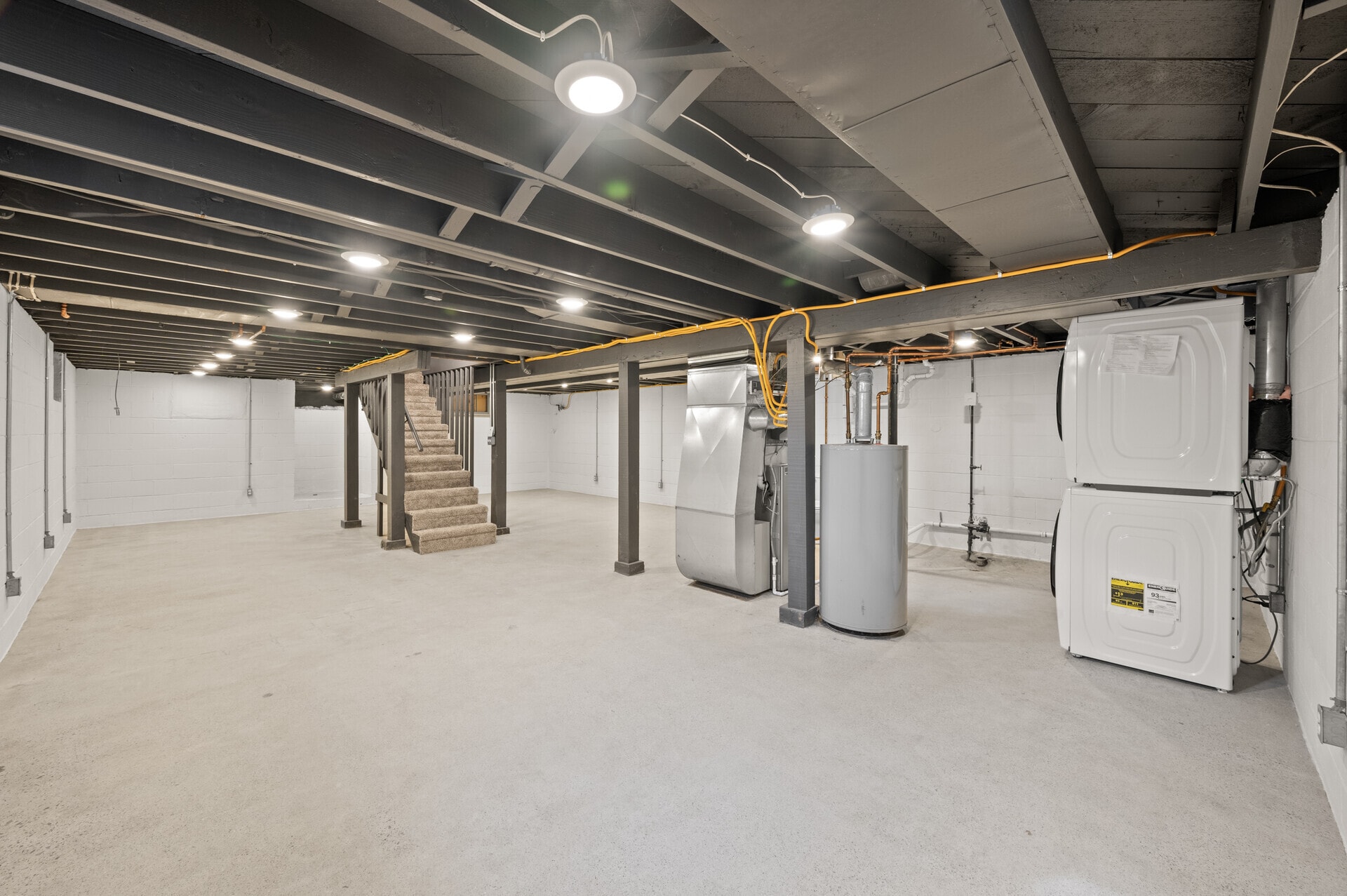 Building Photo - 5616 Nevada Ave N