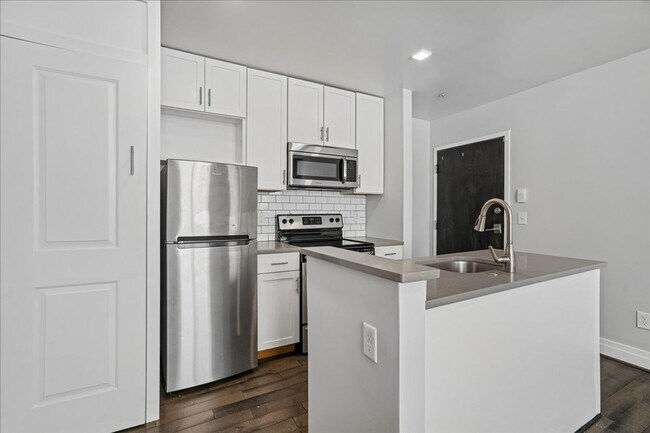 Building Photo - RAZDCPROPERTIES TRUST