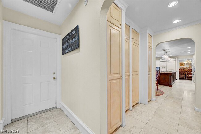 Building Photo - 7258 Loma Alta Cir