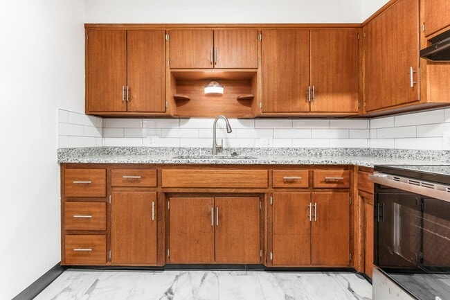 Building Photo - 3070 Lotz Dr