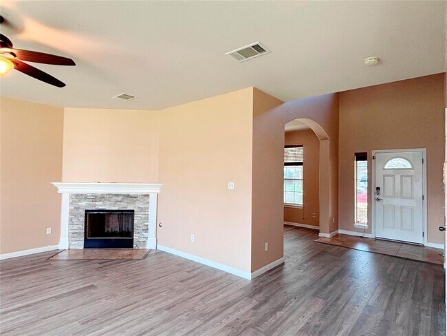 Building Photo - 4116 Meadow Bluff Way