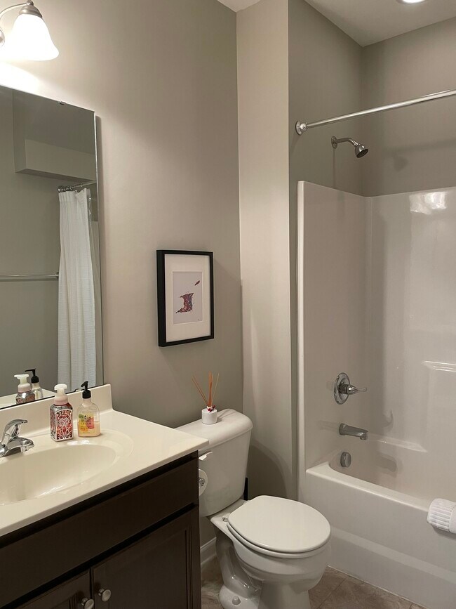 Building Photo - 844 Horton Rd