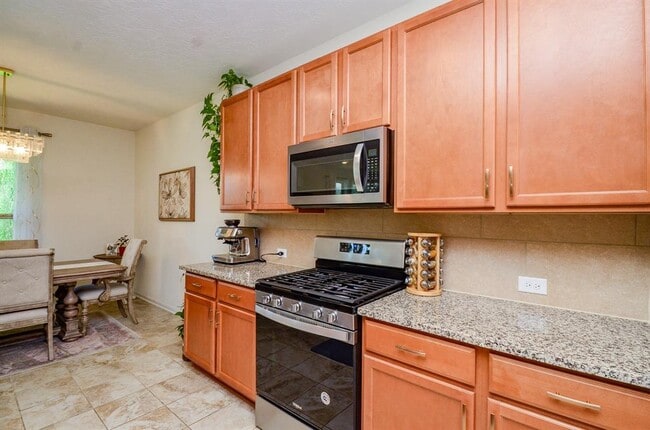 Building Photo - 3808 Canterbury Park Dr