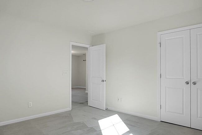 Building Photo - Beautiful 3 Bedroom, 2.5 Bath-Monks Corner in Riverstone