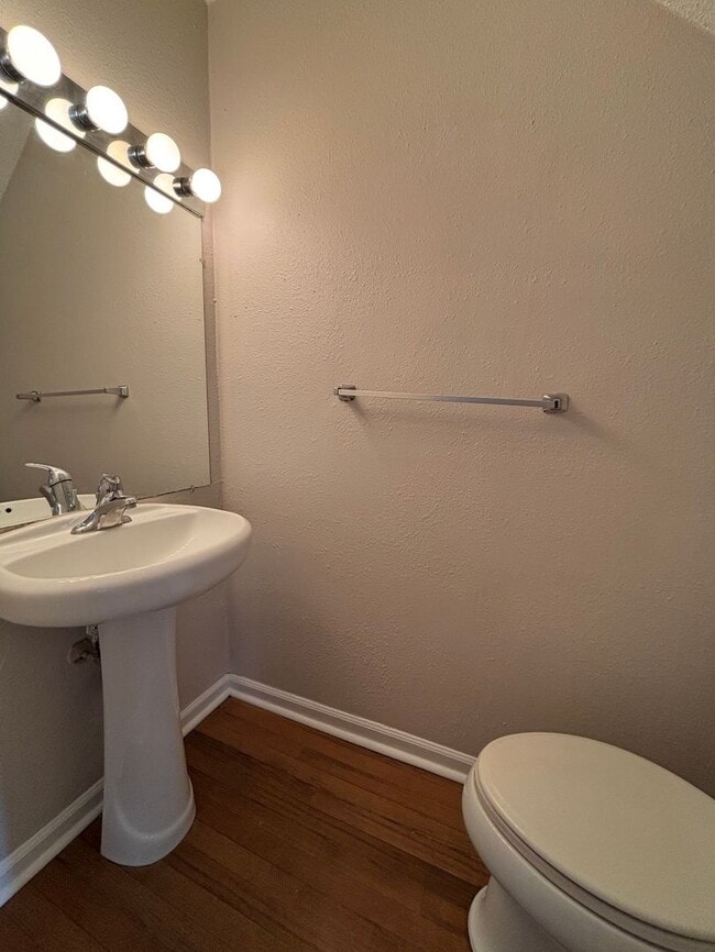 Building Photo - Spacious 2-bedroom, 2.5-bathroom condo in Chapel Watch