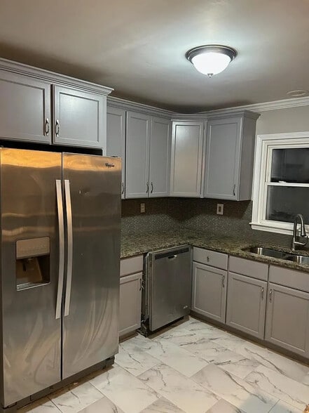 Building Photo - Room in House on Panthersville Rd