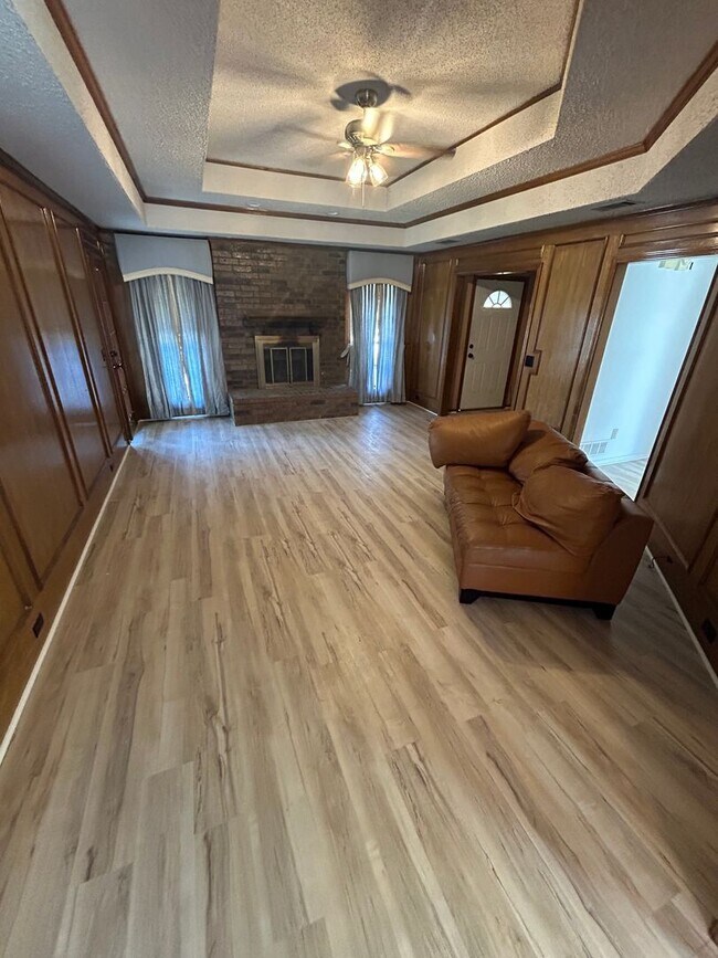 Building Photo - A hassle-free lifestyle