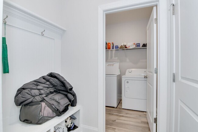 Building Photo - 2 Bed 2 Bath Ranch Home