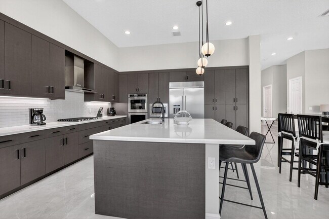 Building Photo - 17358 Santaluce Mnr