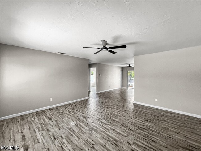 Building Photo - 18660 Miami Blvd