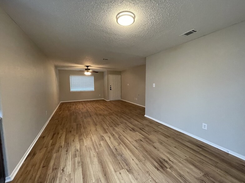 Building Photo - 509 Sage Trail