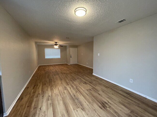 Building Photo - 509 Sage Trail