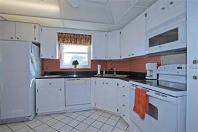 Building Photo - 221 Cedarwood Cir
