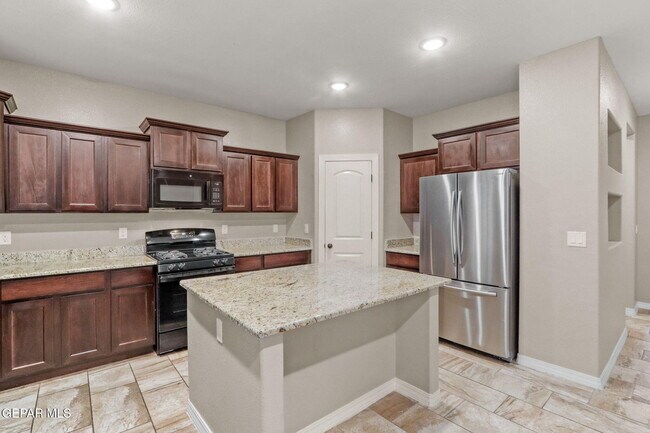 Building Photo - 4521 Marisabel Azcarate St