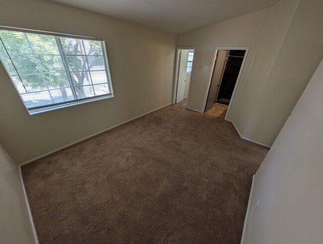 Building Photo - 2520 Sierra Luna Ave