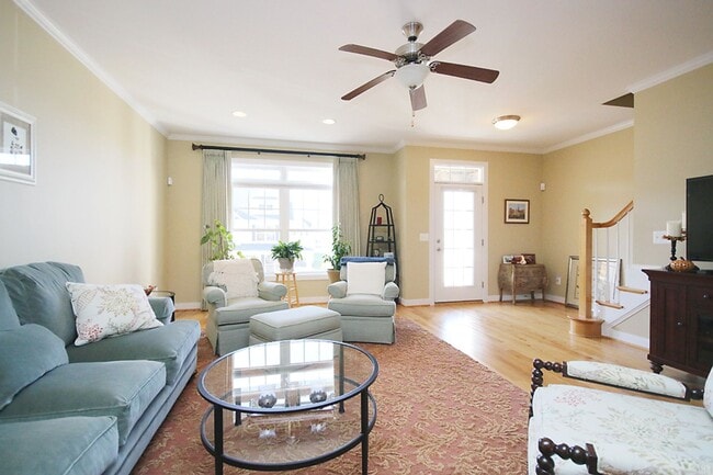 Building Photo - Pet-Friendly Pavilions at Pantops Townhome