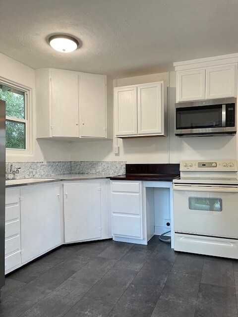 Building Photo - 330 S Woodland Blvd