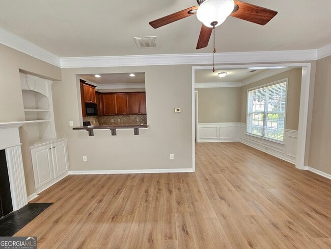 Building Photo - 6162 Deluna Way