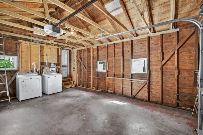 Building Photo - Fully Renovated 3 bedroom St. Pete Home | ...