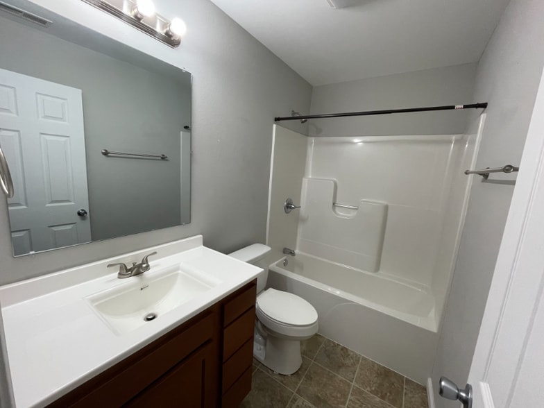 Building Photo - 117B Cap America Dr