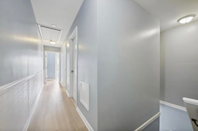 Building Photo - 259 Pine St