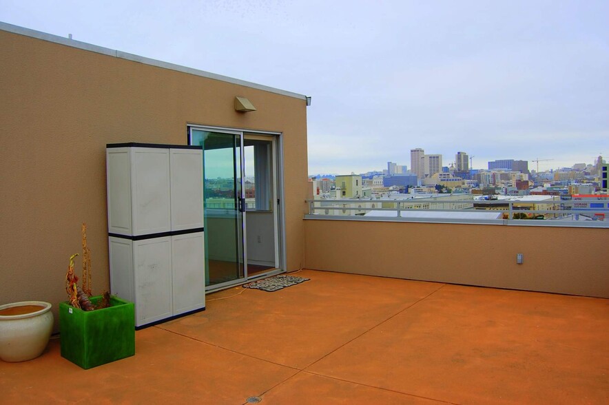 Private roof deck terrace - huge - 1800 Bryant St