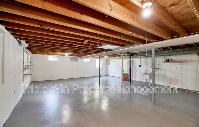 Building Photo - 1955 Bobbinray Ave