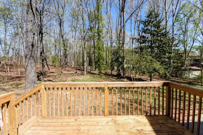 Building Photo - 6390 Queens Rd