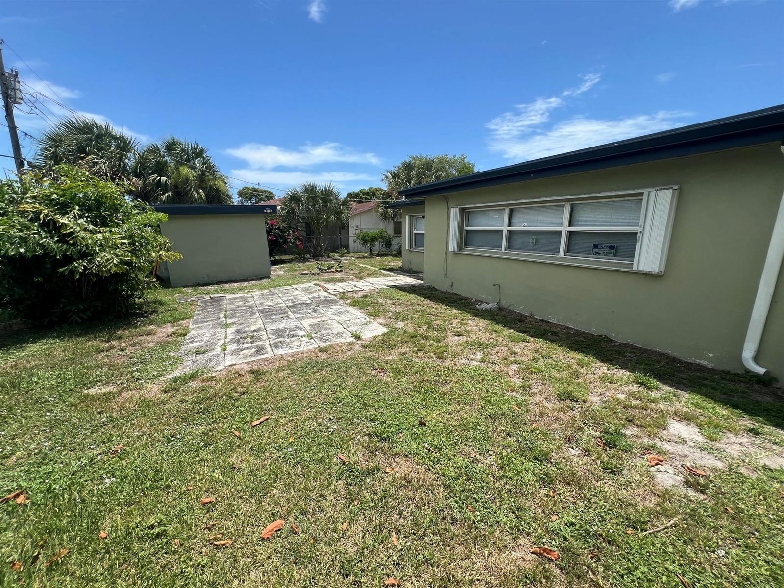Building Photo - 603 Clear Lake Ave