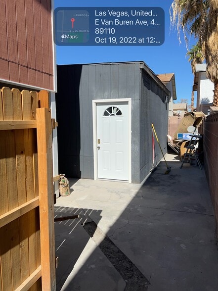 Building Photo - 4604 E Van Buren Ave