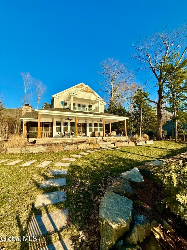 Building Photo - 16 Newton St