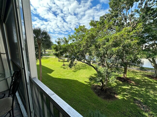 Building Photo - 14671 Bonaire Blvd