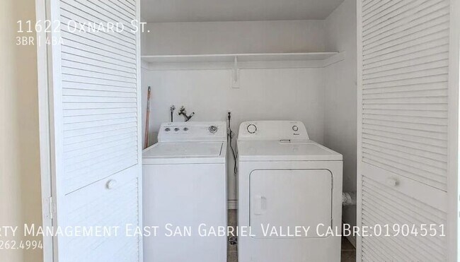 Building Photo - 11622 Oxnard St