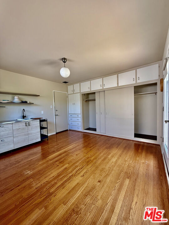 Building Photo - 7462 W 80th St
