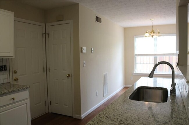 Building Photo - 910 Brushy Creek Ct