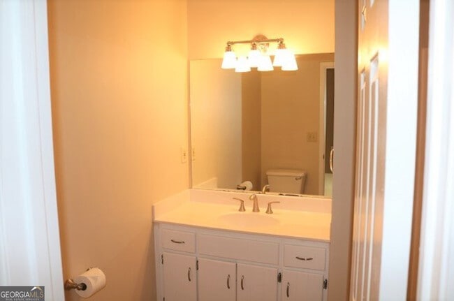 Building Photo - 102 Sauterne Way