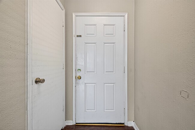 Building Photo - 15430 Elm Leaf Pl