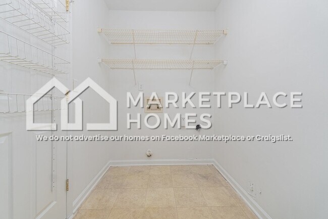 Building Photo - 4123 Silver Fox Ct