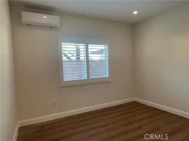 Building Photo - 9546 E Live Oak Ave