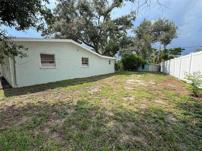 Building Photo - 3883 Hawkeye Cir