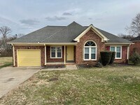 Building Photo - 3 Bed, 2 Bath Home w/ Garage