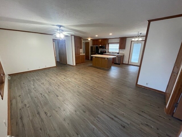 Building Photo - 7239 Lake Rd