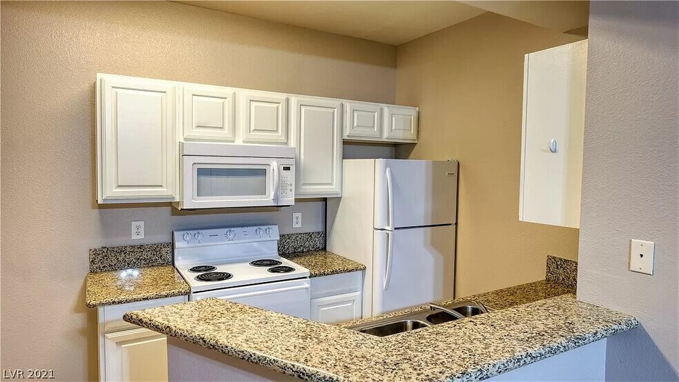 Building Photo - 5130 S Jones Blvd