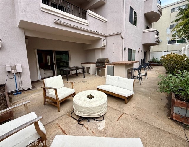 Building Photo - 1410 N Curson Ave