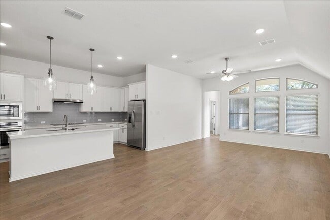Building Photo - 1425 Cole Ests Dr