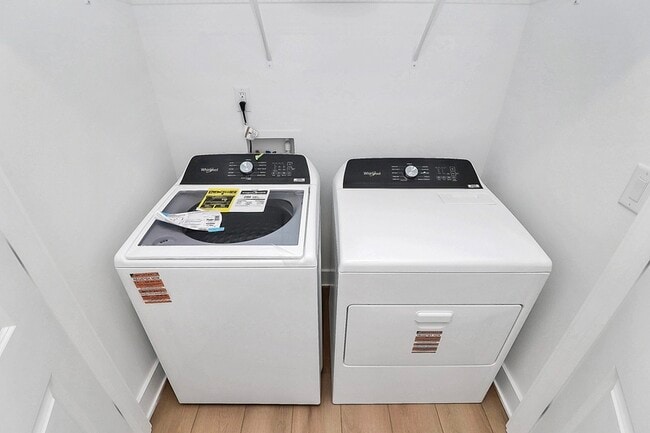 Building Photo - 5027 Duchess Dr