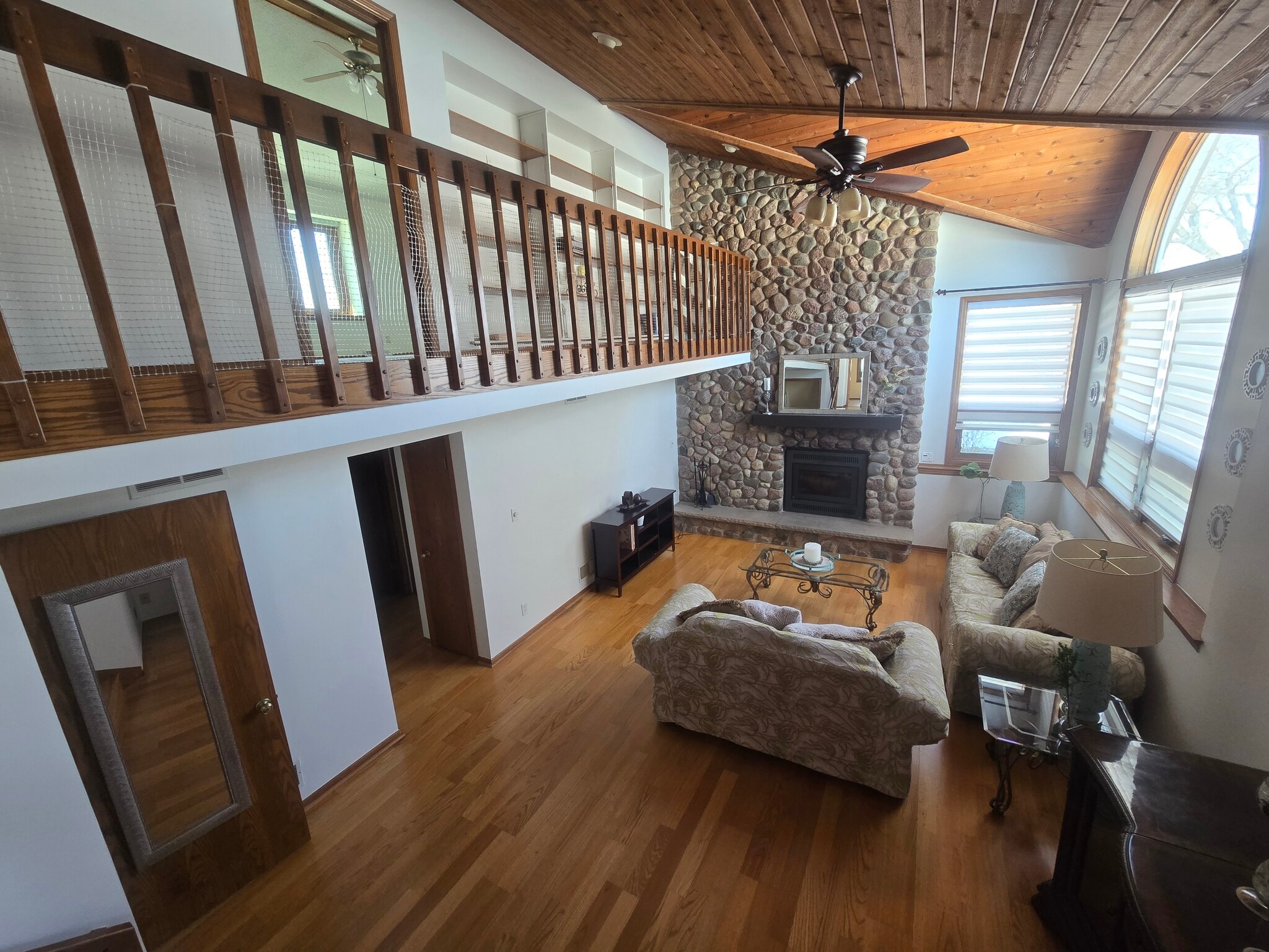 Building Photo - 8145 S White Oak Dr